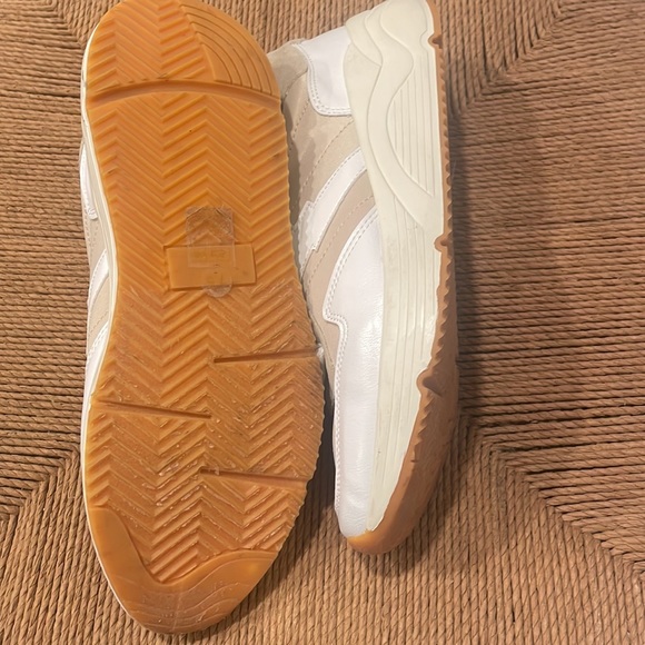 Oasis Society Lighting Bolt Sneaker - Picture 3 of 6